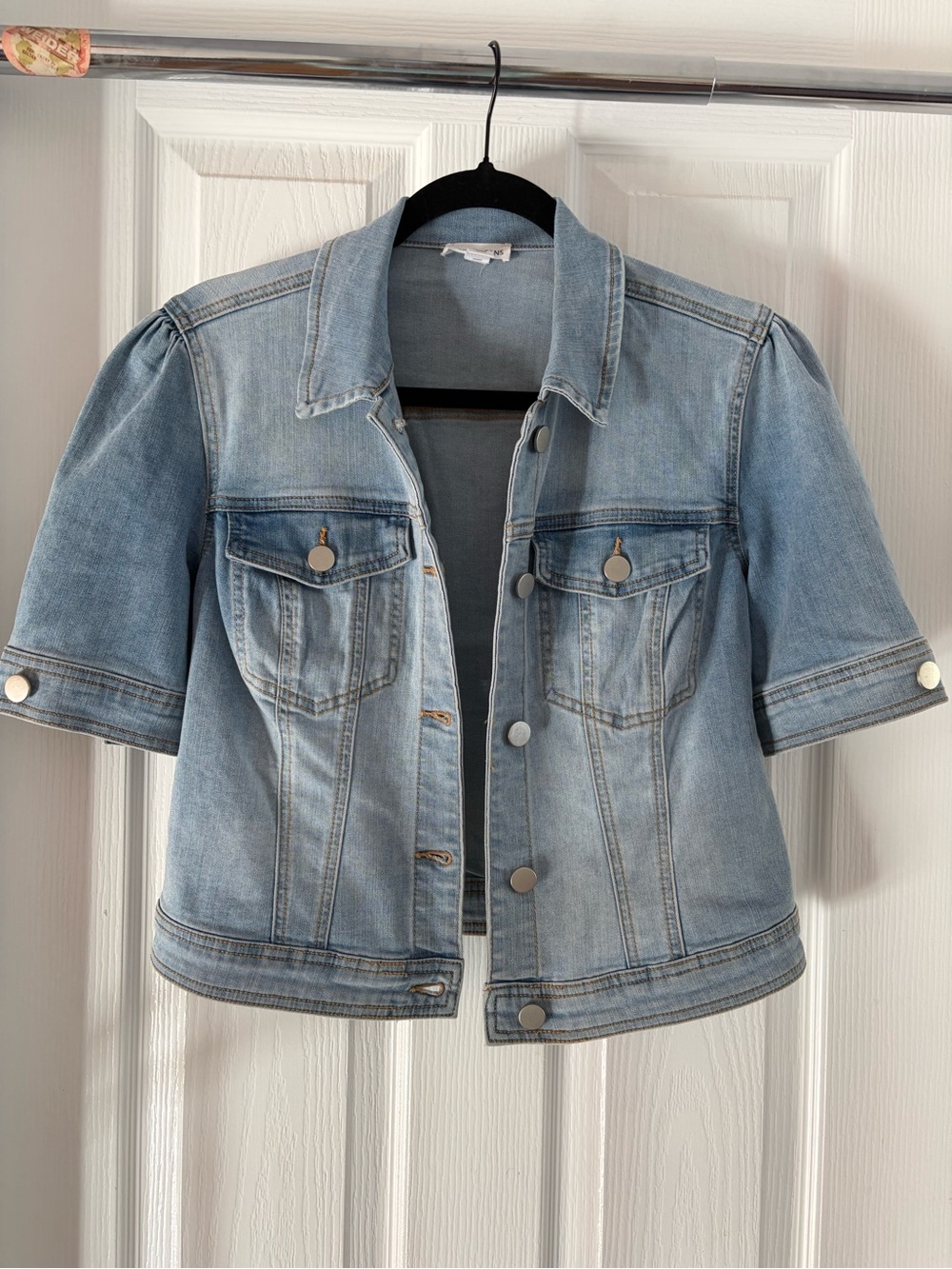 Cropped Light Blue Short-Sleeve Denim Jacket - Women